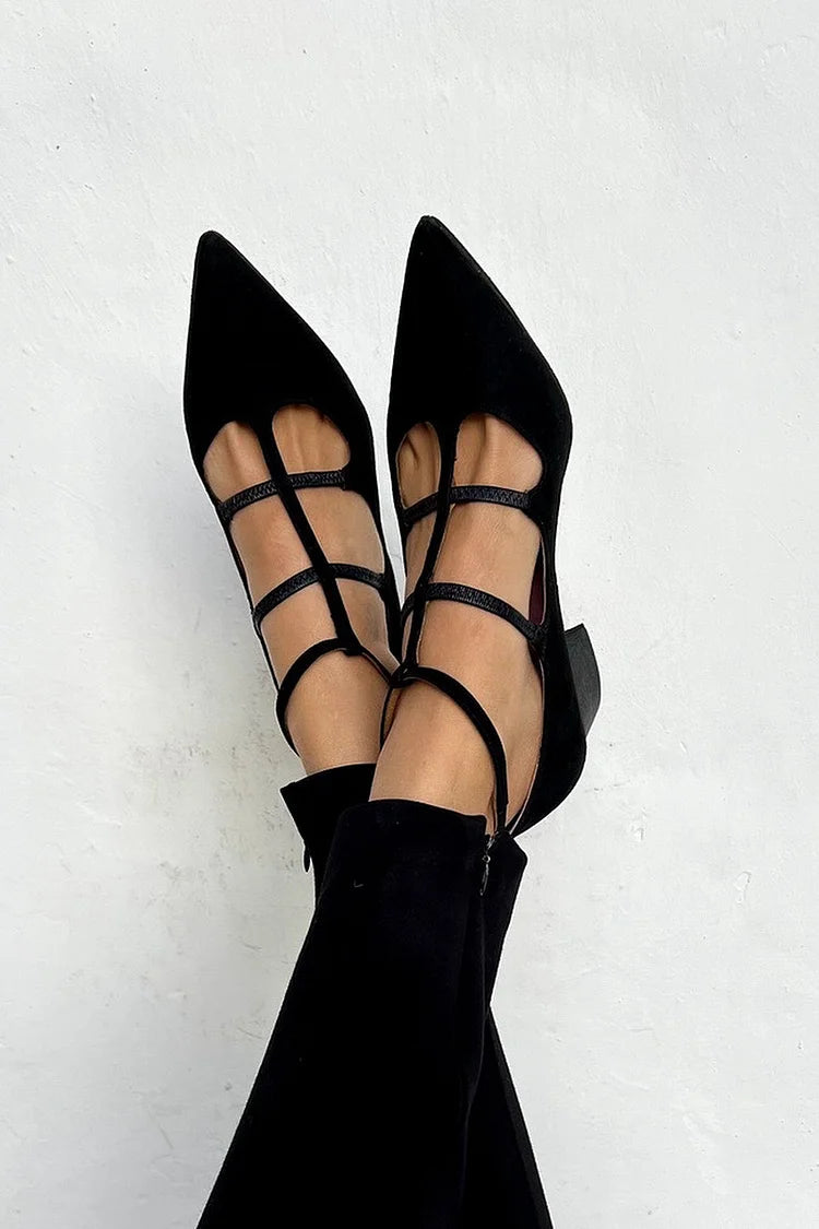 Annelore | Elegant black pumps with pointed toes and straps