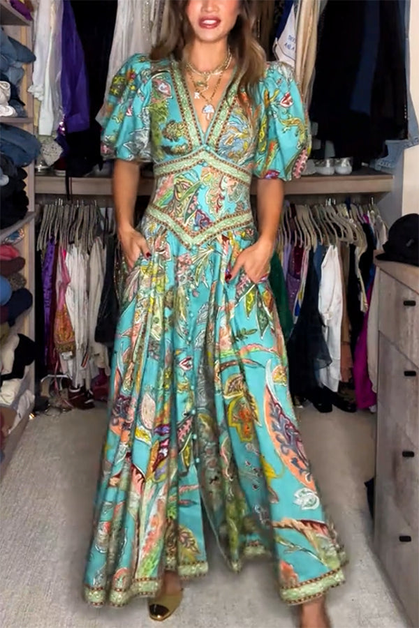 Amelia Quinn - Flowy maxi dress with puff sleeves and V-neck