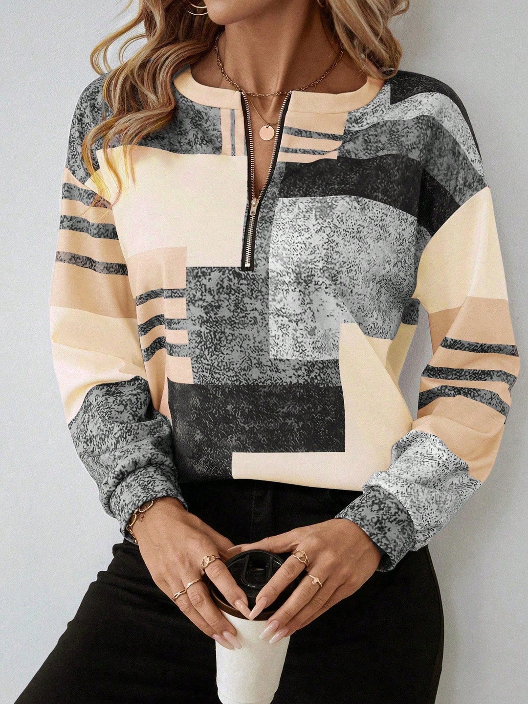 Hilda – Modern Sweatshirt with Vintage Flair