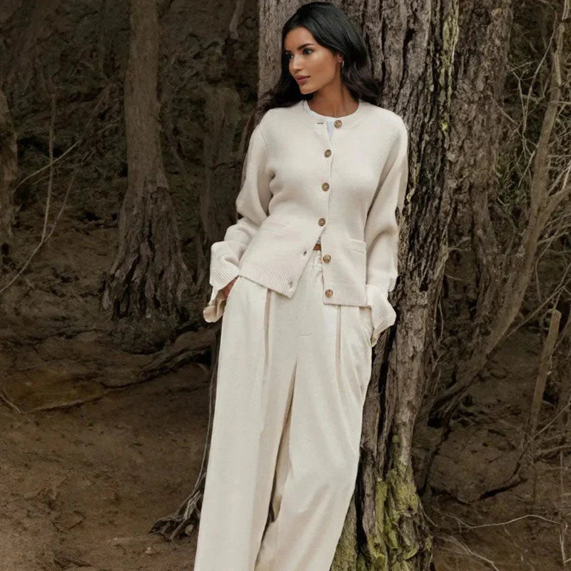 Callie - Classic Buttoned Cardigan