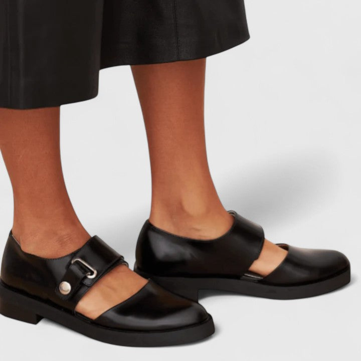 Karola – Chic Retro Sandals