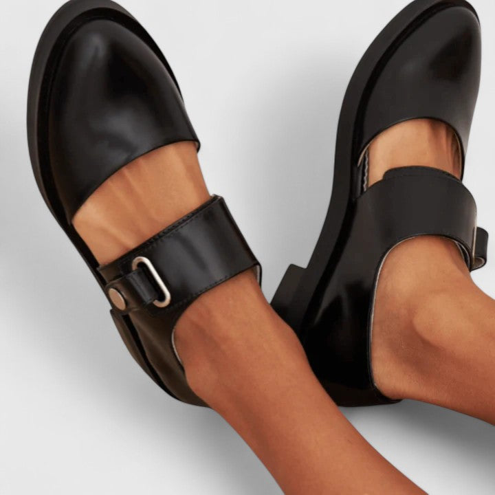 Karola – Chic Retro Sandals