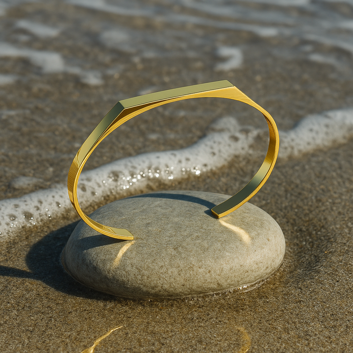 Coralia | Gold Line Bracelet