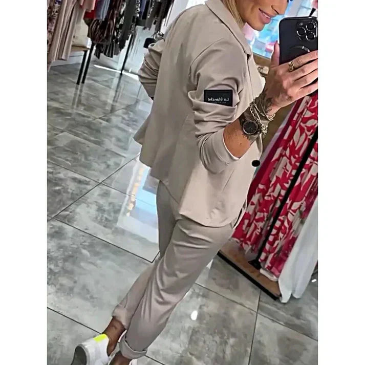 Mareile – Comfortable Stylish Set