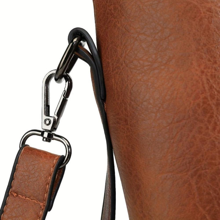 Bianca | Timeless Vintage Shopper with Elegant Sophistication