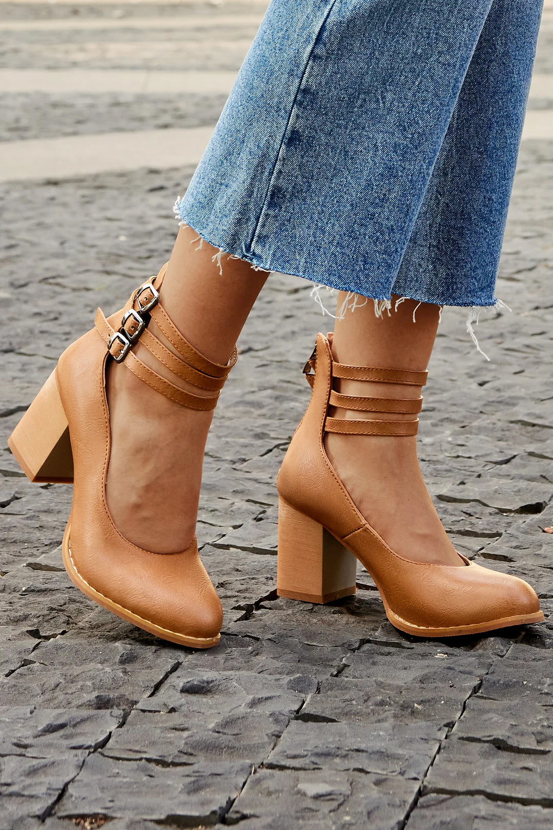 Casilda | Smooth Sandals with Ankle Straps and Chunky Heel