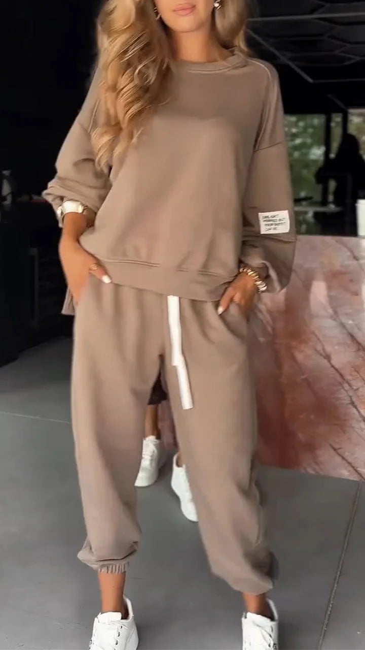 Zendaya – Chic Two-Piece Set