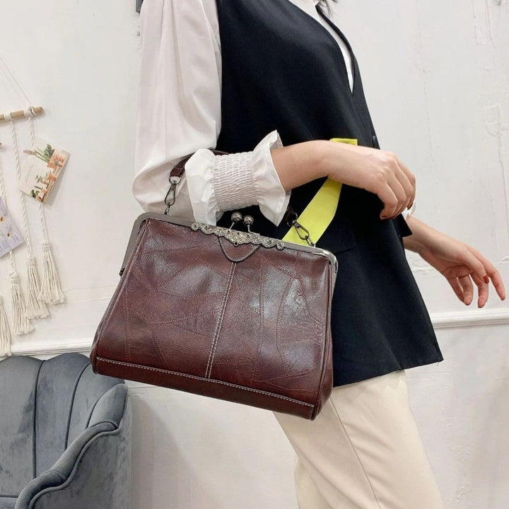 Mila | Timeless Vintage Bag with Elegant Saddle Strap Closure