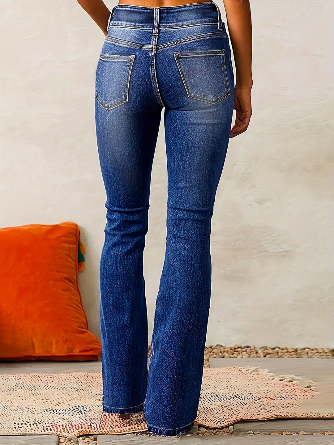 Salma – Stylish High-Rise Flared Jeans