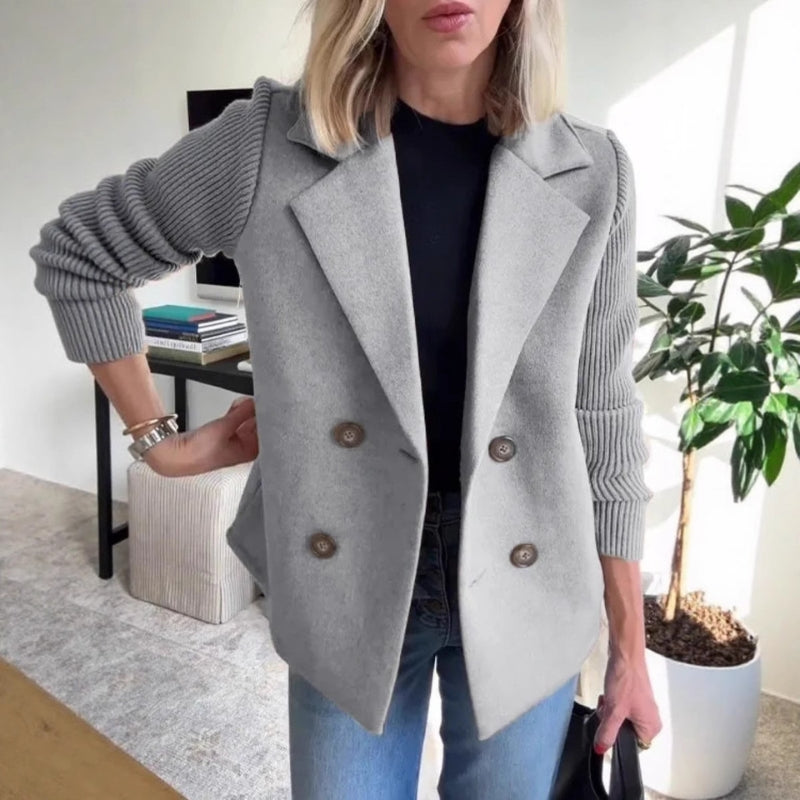Kira – Stylish Knitted Blazer